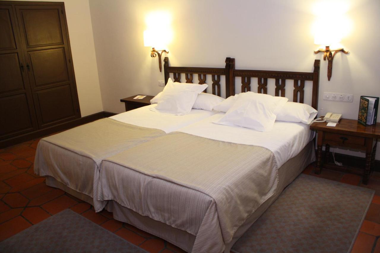 Parador De Ávila Εξωτερικό φωτογραφία